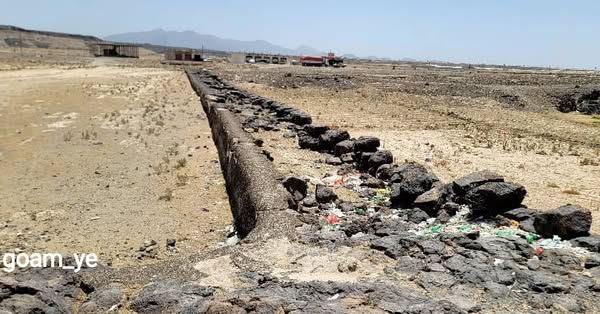 قيادة محلية وممثلون في مجلس النواب يزورون مواقع أثرية بميفعة عنس ويشيدون بأهميتها الحضارية - صورة إضافية 2